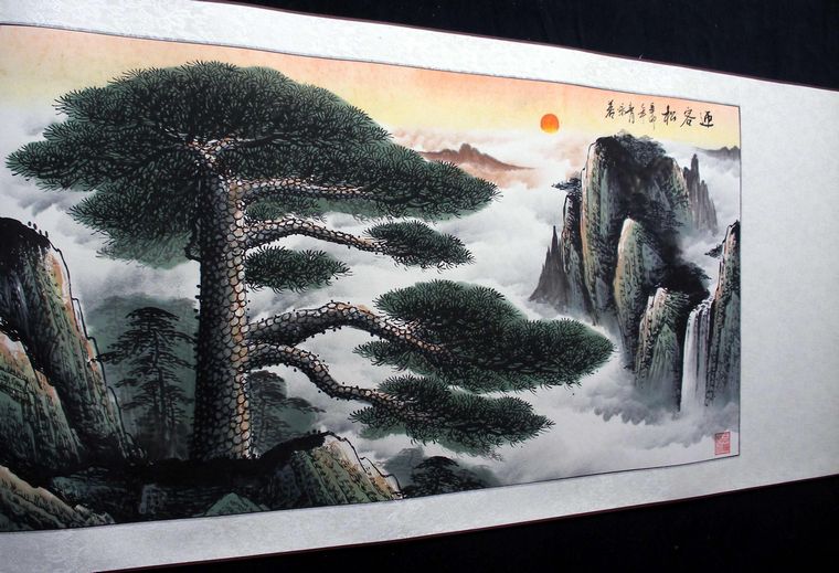 三尺山水畫(huà)迎客松